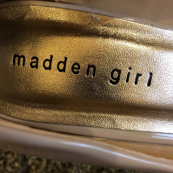 Shoes - Picture 3 of 4